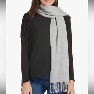 NWOT 100% Cashmere Elegant Gray Fringe Scarf by Fishers Finery Black Label